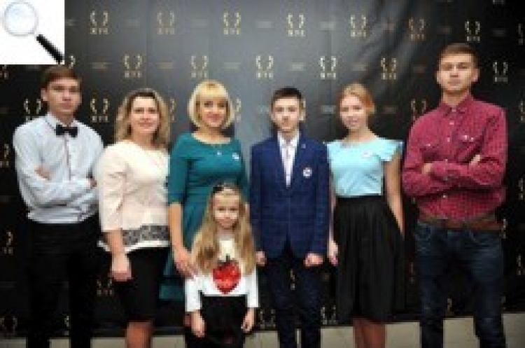 Скандальний «ЖУК»: у кіно — свої актори, а у політиці?
