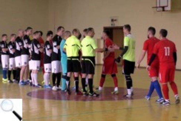 Фаворити беруть «свої» очки