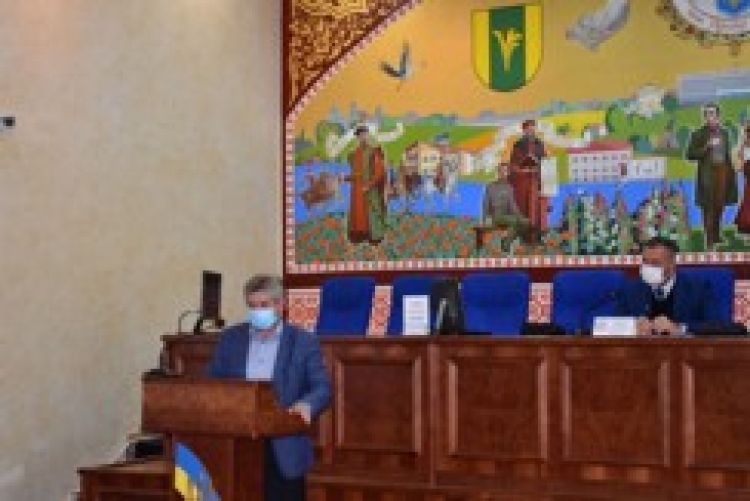 «Якщо ситуація з COVID-19 і надалі буде так розвиватися, то ми станемо перед вибором, власне, кого госпіталізувати, а кого відправляти додому», — Василь Борис