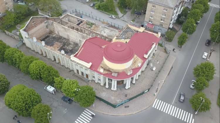 Що хочуть бачити містяни після пожежі в будівлі Молодіжного центру?