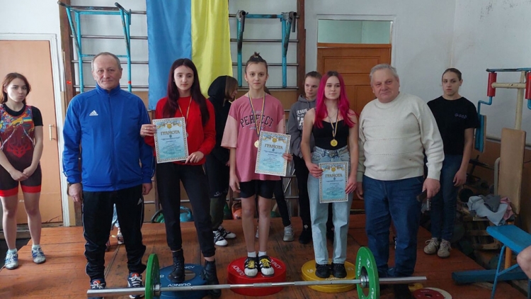 Важкоатлети успішно виступили на чемпіонаті в Шепетівці