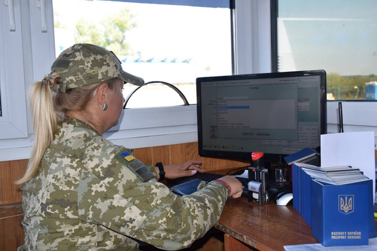 Мешканці Житомирщини намагалися виїхати за кордон за «липовими» свідоцтвами