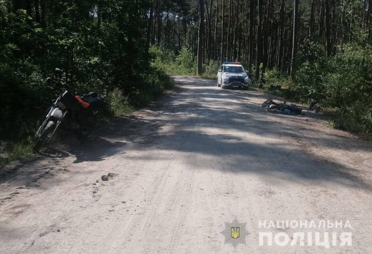 Поліцейські розслідують ДТП із травмуванням жінки