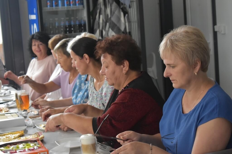 «Вклонімося низько мамі Героя»