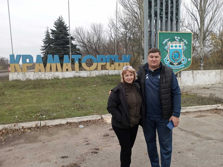 Поїздки на фронт: «Нас затримали. Коли сиділи в райвідділку, то ворог всю ніч гатив по Миколаєву»