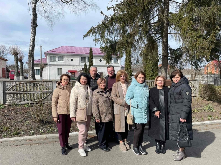 Відбулася робоча поїздка до м. Шепетівки: вивчали досвід опіки над людьми похилого віку та паліативними хворими