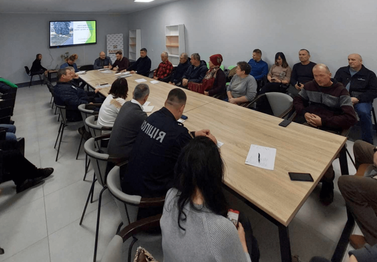 У Звягелі за круглим столом обговорили шляхи вирішення проблеми безпритульних тварин