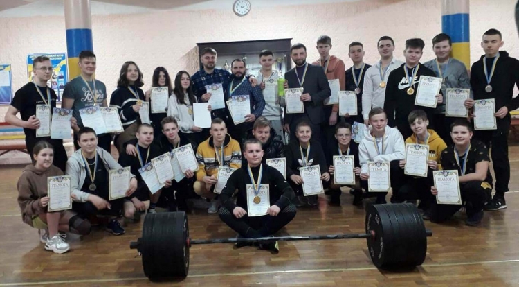 Відбулися міські змагання з класичного жиму лежачи
