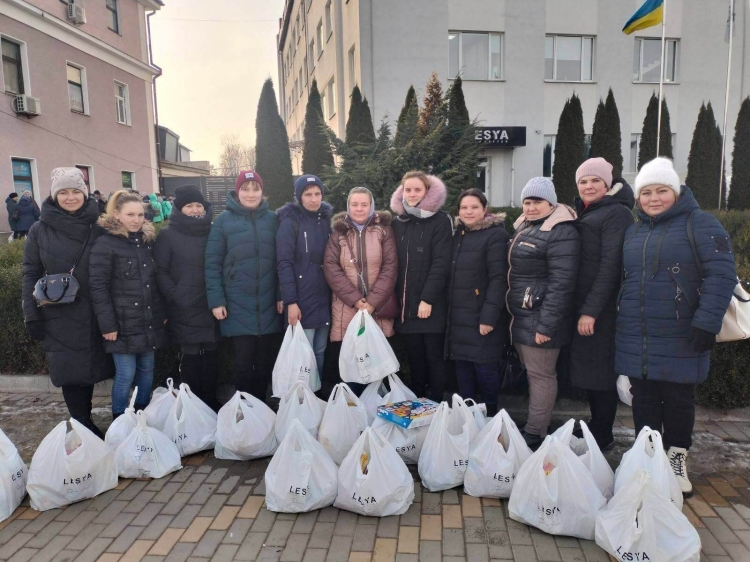 Іноземні партнери фабрики підтримують людей в умовах війни