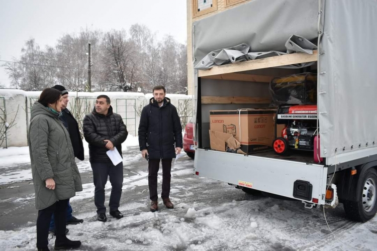 13 генераторів із польського міста-побратима Белхатува сьогодні зранку було доставлено до Звягеля