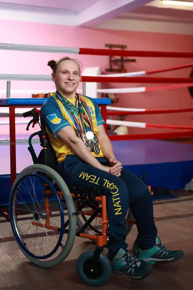 Тренер з оптимізму: її називають українським Ніком Вуйчичем. А вона мріє про стрибки з парашутом, танці і звання майстра спорту України