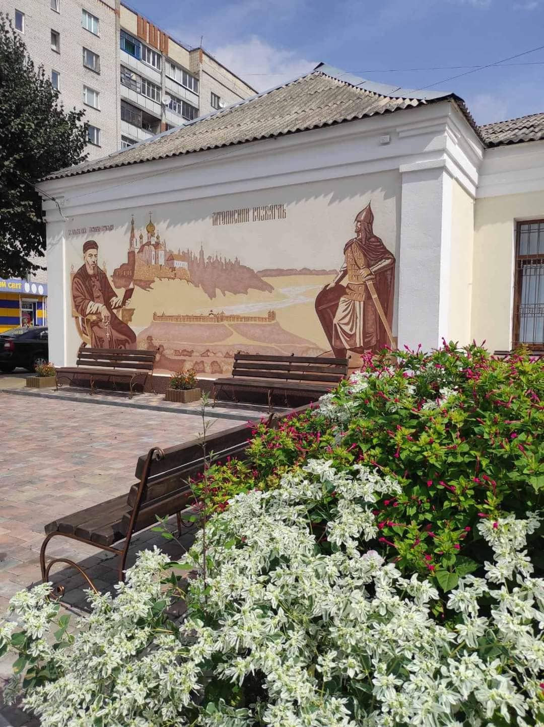 Меценати встановили лавки на території лікарні