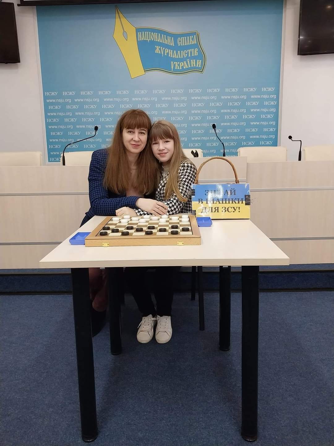 Малишка-шашистка, яка збирає гроші для ЗСУ, святкує 10 років