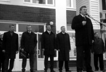 ВІКТОР ЯНУКОВИЧ НА ЖИТОМИРЩИНІ: «ПРИЙШОВШИ ДО ВЛАДИ, МИ КОМПЕНСУЄМО УКРАЇНЦЯМ НЕДООТРИМАНІ ПЕНСІЇ І ЗАРПЛАТИ»