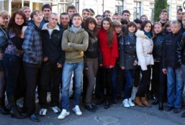 РАЙДЕРЖАДМІНІСТРАЦІЯ ПІДВИЩУЄ ОРЕНДУ — ЕКОНОМІКО-ГУМАНІТАРНИЙ КОЛЕДЖ ОБІЦЯЄ ВІДПОВІСТИ АКЦІЯМИ ПРОТЕСТУ