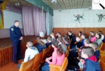 Школярі гостювали у відділку поліції