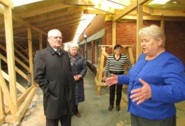 Міський голова — підряднику: «Ти тільки не плач!»