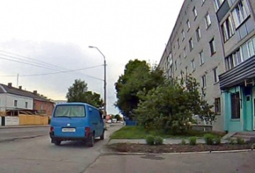 Дитячі майданчики і тротуари — не місце для паркування