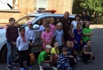 Із солодощами — на бесіду в інтернат