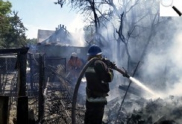 У Новограді вогнеборці врятували два житлових будинки