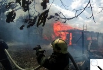 Вогнеборці ліквідували дві пожежі в приватних будинках