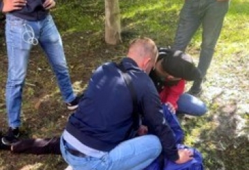 Поліція за декілька годин затримала підозрюваного в убивстві жінки