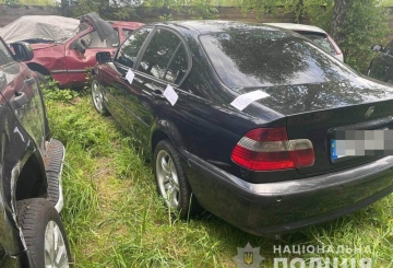 Поліцейські викрили групу звягельчан у причетності до незаконного обігу наркотиків та зброї