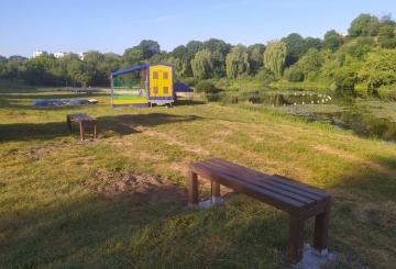 У воді в районі пляжу відхилень не виявлено