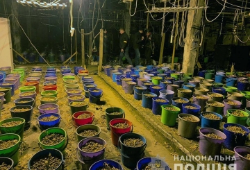 Десятьом наркоділкам оголосили підозри