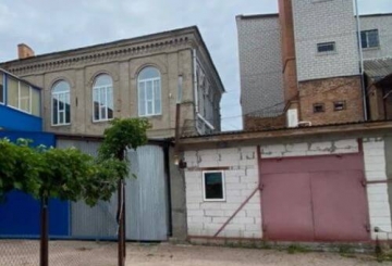 Прибудував склад… до синагоги