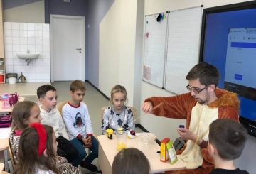 «Дітям потрібне свято, і це свято — Ростик!» Казкар і магічний дослідник Ростик Перехожук втілює новий проєкт