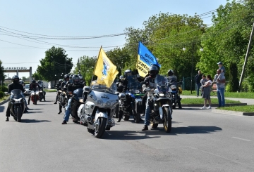 Мотопробіг єдності у Звягелі —  до річниці полону Маріупольського гарнізону