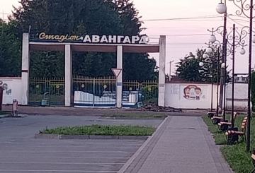 Питання про футбольне поле  за 28 млн грн зняли з розгляду Але «вхідну групу» на стадіон «Авангард» планують оновити