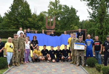 З Україною в серці, прапором у руках — на підтримку ЗСУ