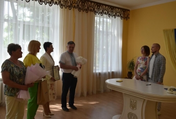 Привітали новостворені сім’ї, найменшого та найстарших жителів Звягеля