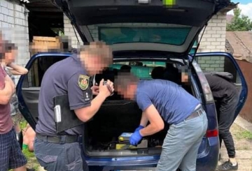 Житомирянин організував «наркокрамницю»  у будинку, де проживав