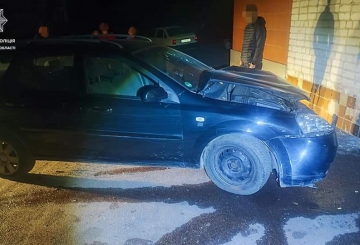 В Житомирі водійка напідпитку заїхала в будівлю