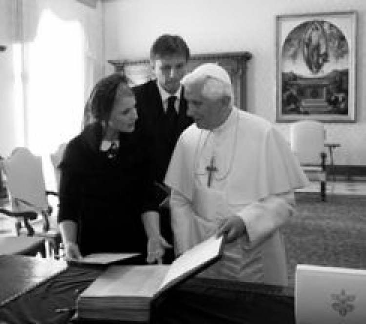 ЮЛIЯ ТИМОШЕНКО ЗУСТРIЛАСЯ З ПАПОЮ РИМСЬКИМ БЕНЕДИКТОМ ХVI