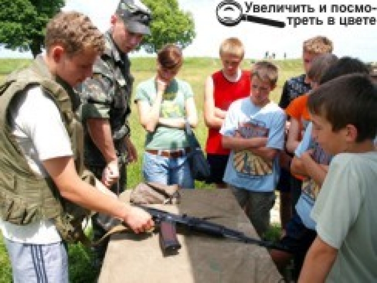ЗРАНКУ — ІСПИТИ, ПОТІМ — СТРІЛЬБА З АВТОМАТІВ