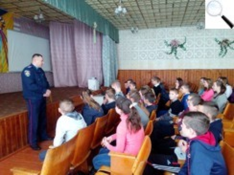 Школярі гостювали у відділку поліції