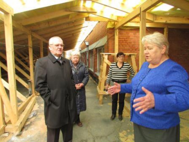 Міський голова — підряднику: «Ти тільки не плач!»