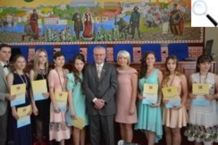 Відбулася урочиста зустріч міської влади з випускниками-медалістами 2017 року