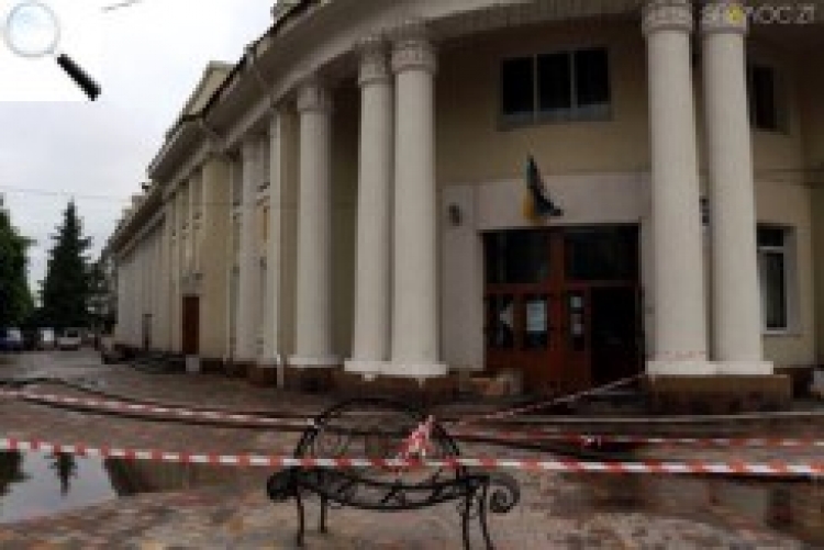 Держава з Молодіжним центром не допоможе