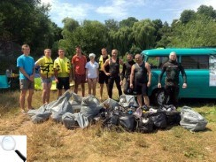 Річкове полювання на сміття: гребля на байдарках відкрила «підводне каміння» Случі