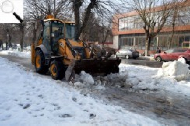 Зі сніговими заметами в об’єднаних громадах допомагала боротися техніка Олександра Ющенка