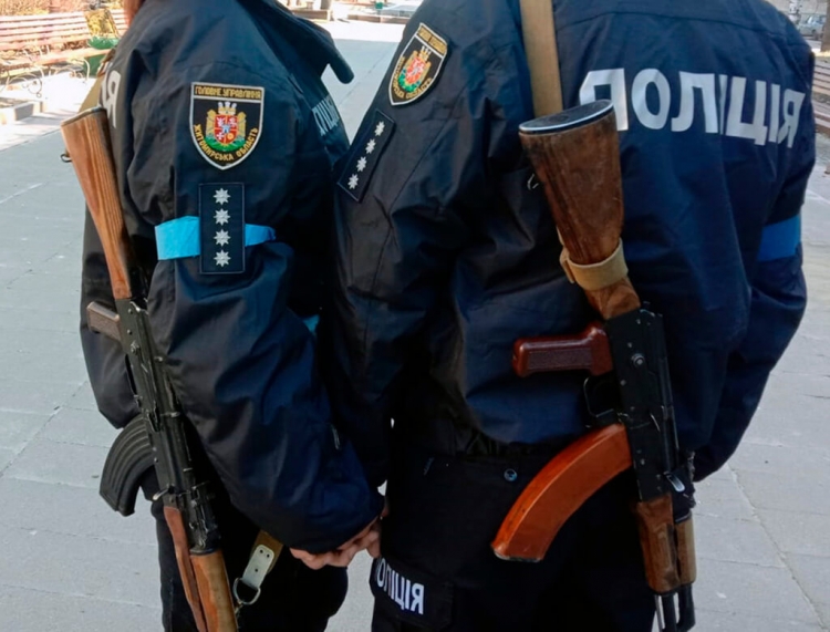 Люди, які перед лицем небезпеки од-ружуються, — непереможні!