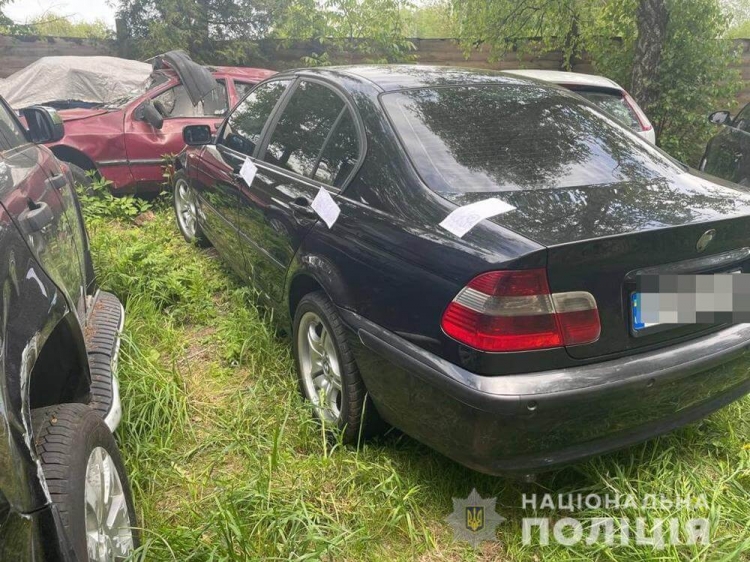 Поліцейські викрили групу звягельчан у причетності до незаконного обігу наркотиків та зброї