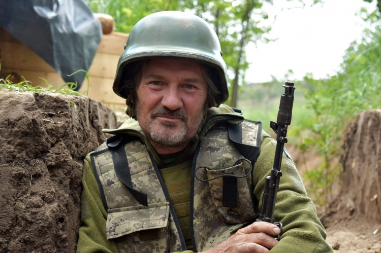 Змінив тромбон на автомат