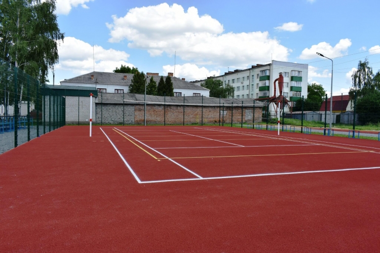Новий спорткомплекс у школі №3 збудували за 5,5 млн грн за підтримки нардепа Дмитра Костюка