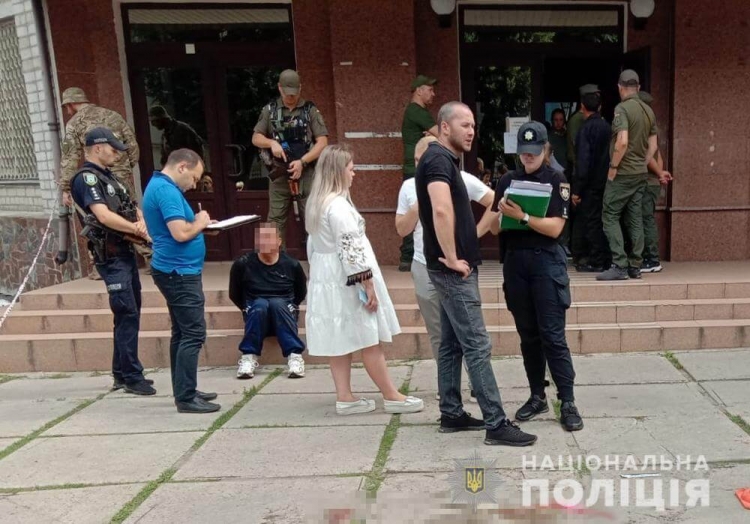 …Убив дружину ножем на вулиці в центрі Житомира